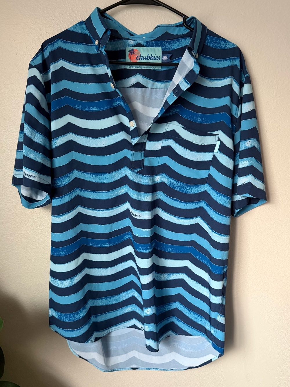 Chubbies Men’s Nutter Blue Wave Stripe Short-Sleeve Shirt L Preppy - Picture 1 of 6